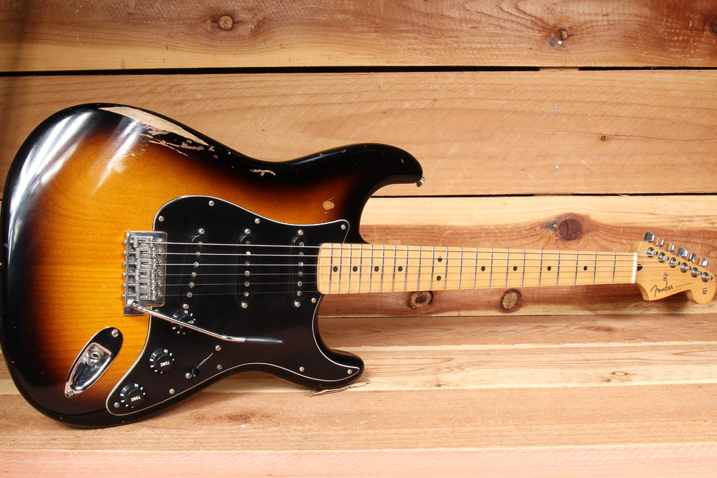 FENDER CLASSIC SERIES 60s STRATOCASTER Road Worn White Faded Strat