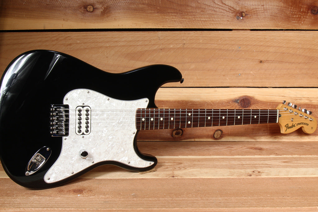 FENDER TOM DELONGE STRATOCASTER BLACK Blink 182 Strat 70s