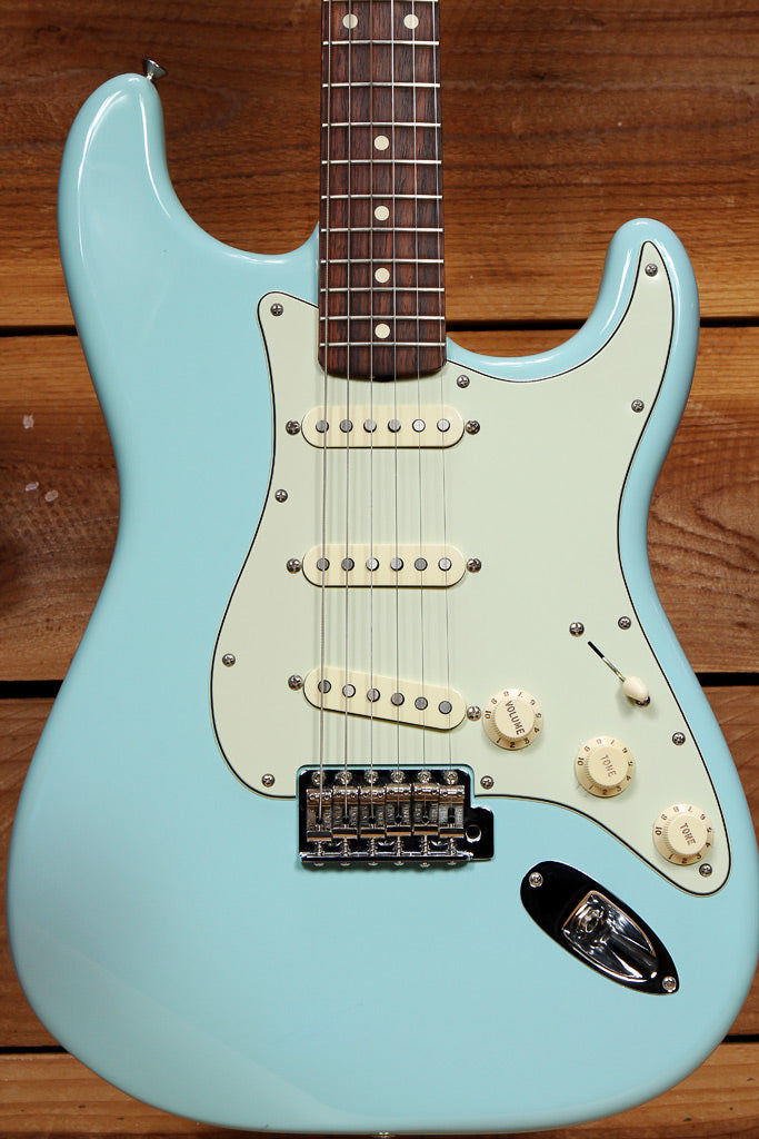 オールラッカー Fender 60s Stratocaster FENDER CLASSIC SERIES 60s STRATOCASTER Road Worn White Faded Strat