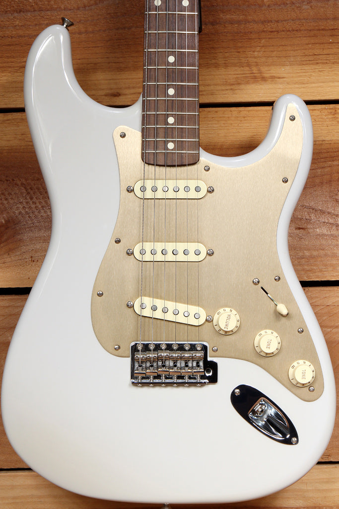 割引通販Fender Vintage White Body Classic Series Stratocaster ビンテージホワイトルー ストラト ボディ アルダー フェンダー 良品 ボディ