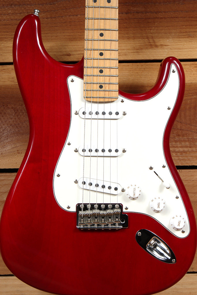 FENDER HIGHWAY ONE 1 Stratocaster SSS USA Nitro American RED STRAT RELIC  16502