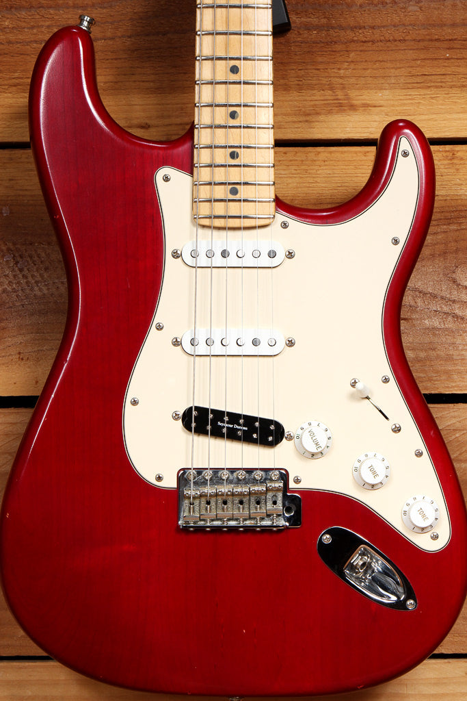 FENDER HIGHWAY ONE 1 Stratocaster SSS USA Nitro American RED STRAT