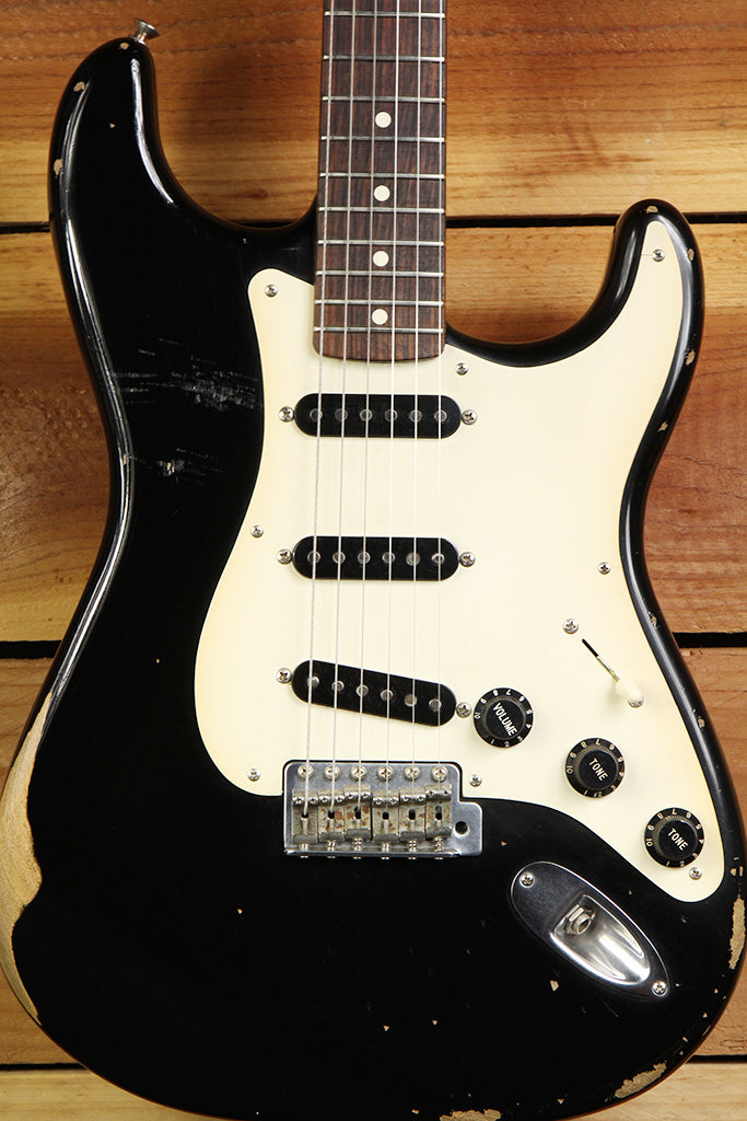 FENDER CLASSIC SERIES 60s STRATOCASTER Road Worn White Faded Strat
