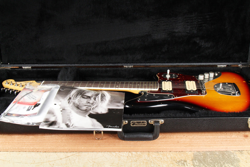 ギター FENDER  COBAIN JAGUAR Road Worn Fender Kurt Cobain Road Worn Jaguar Sunburst 2011 – Chicago
