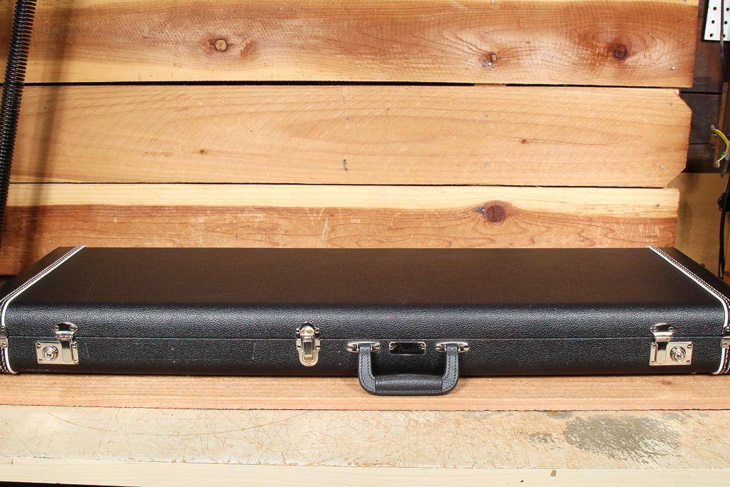 Fender mustang deals hard case