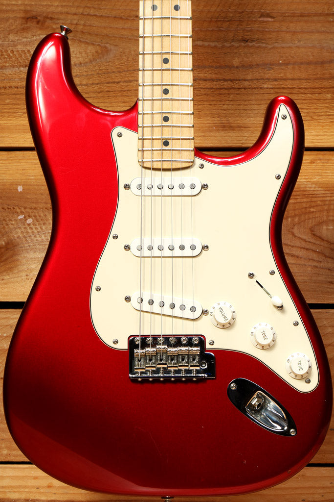 Fender 2009 American Special Stratocaster +OHSC Candy Apple Red Maple Neck 83552