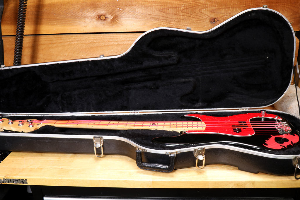 Squier Pete Wentz Signature Precision Bass 2007 - Black + Case 16191