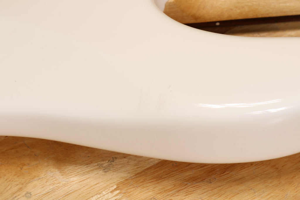 Ernie Ball Music Man StingRay SLO Special HH 4 String White w/OHSC 78813