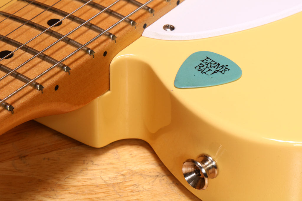 Fender American Performer Telecaster with Maple Fretboard 2018 - Present + HSC Vintage White 70941