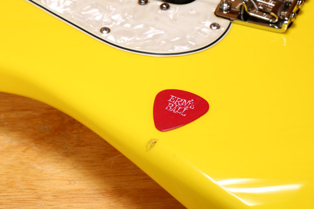 Fender 2002 Deluxe Series Cyclone MIM Graffiti Yellow Atomic Humbucker Bag 59907