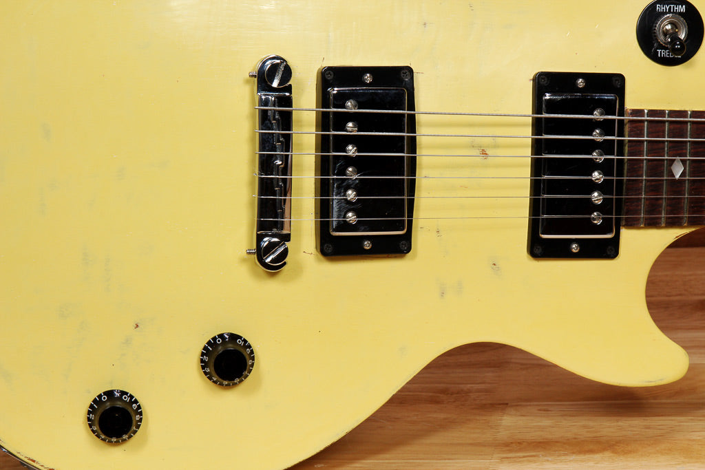 Gibson 2006 Les Paul Vixen Corona Yellow sub-7-pound LP! 60556