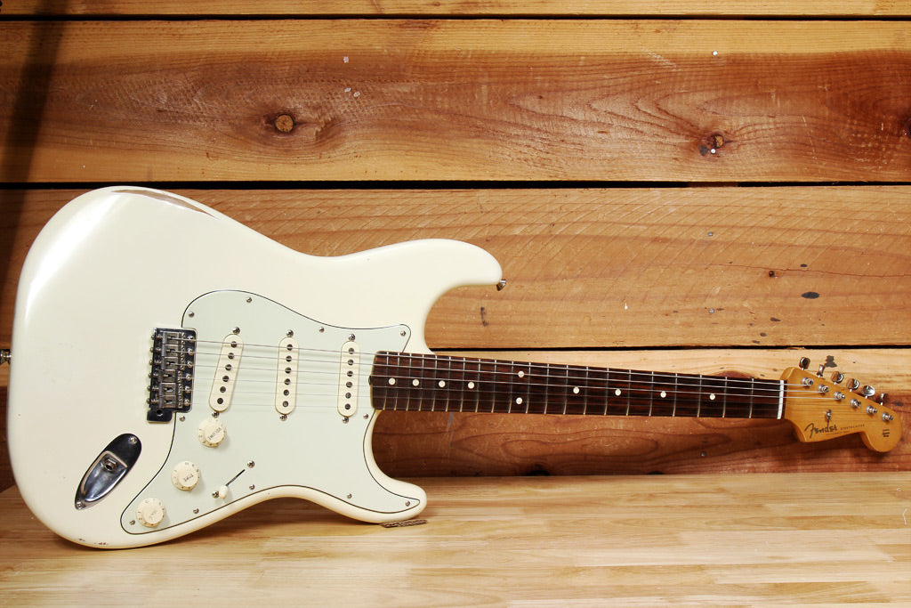 FENDER CLASSIC SERIES 60s STRATOCASTER Road Worn White Faded Strat