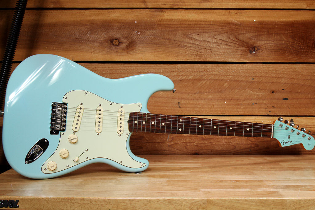 Fender Special Edition 60s Stratocaster Lacquer Daphne Blue Matching Head 29778