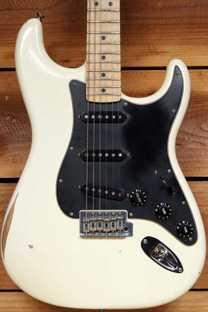 FENDER CLASSIC SERIES 60s STRATOCASTER Road Worn White Faded Strat