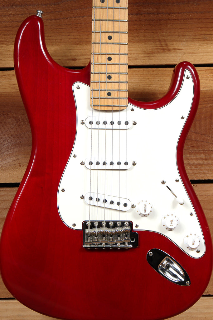 FENDER HIGHWAY ONE 1 Stratocaster SSS USA Nitro American RED STRAT RELIC 16502