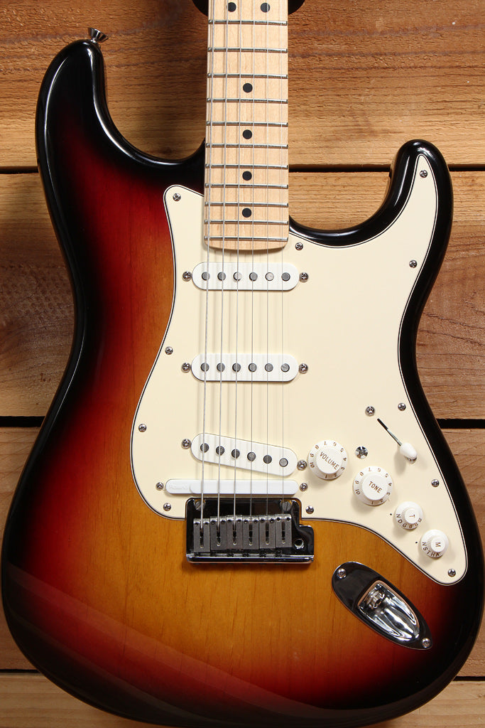 FENDER USA ROLAND VG MODELING STRATOCASTER OHSC + Papers American G5 Strat 35808