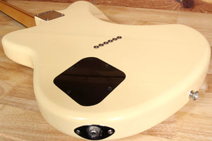 FENDER TORONADO DELUXE White / Creme Atomic Humbuckers Offset Body MIM 26495