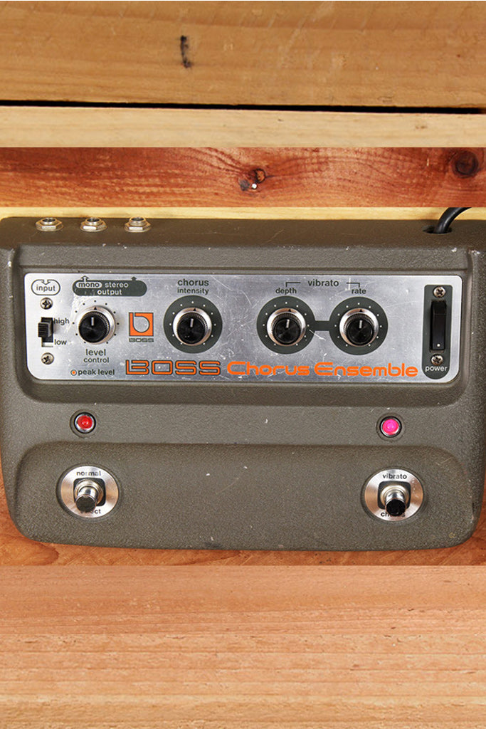 BOSS CE-1 CHORUS ENSEMBLE VIBRATO Vintage Stereo Guitar Effect Pedal – Still Kickin Music