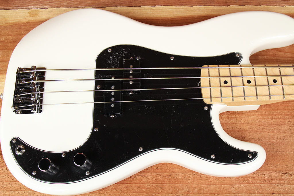 FENDER DEE DEE RAMONE Precision Bass Mint White P-Bass Bag Tag & Case Candy 5959