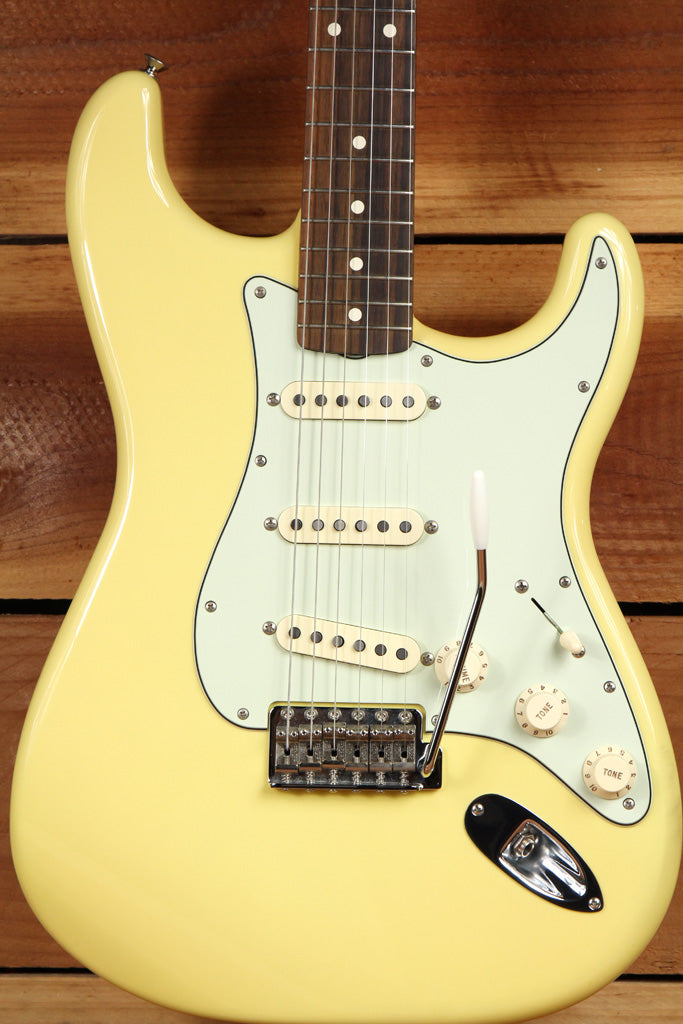 FENDER Rare Mint Canary CLASSIC SERIES FSR 60s STRATOCASTER