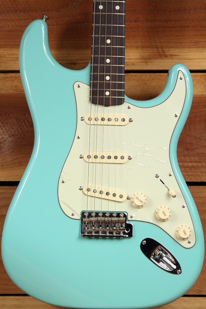 FENDER Rare Mint Cerulean Blue CLASSIC SERIES 60s STRATOCASTER FSR Strat 3526