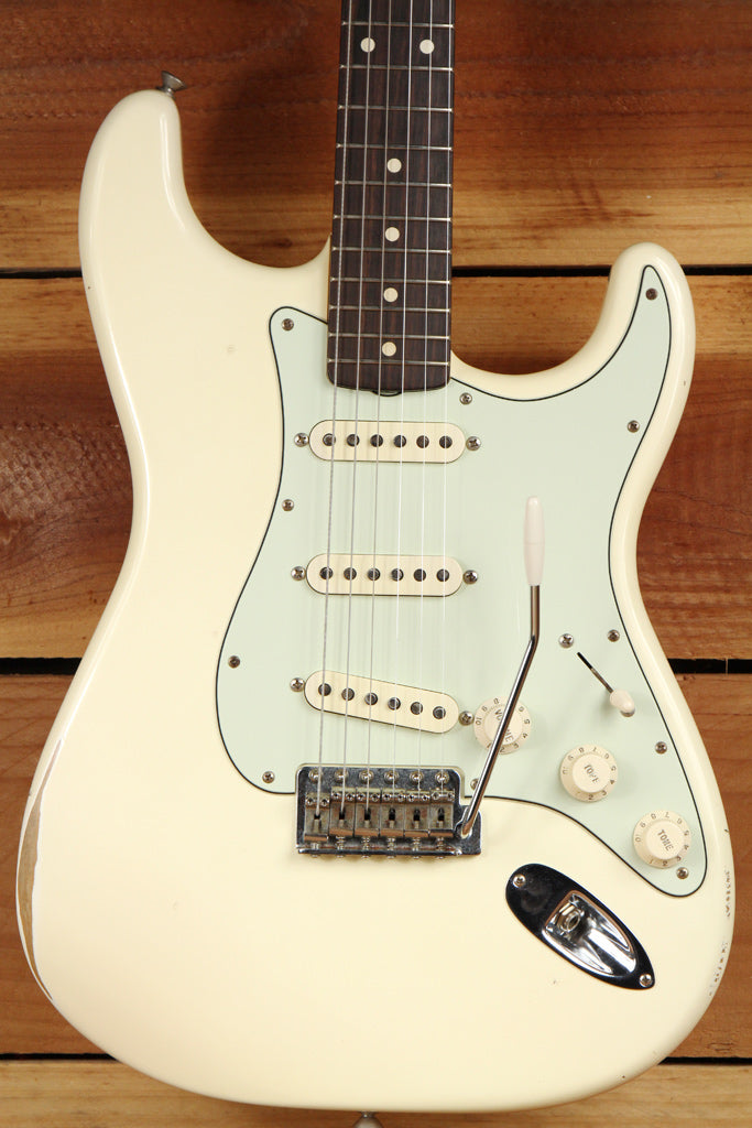 FENDER CLASSIC SERIES 60s STRATOCASTER Road Worn White Faded Strat Relic 0208